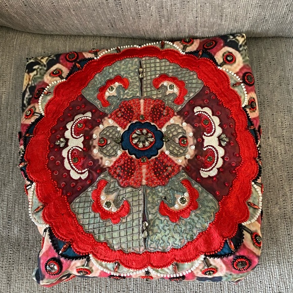 Figure Isla Printed Maxi Skirt with Embroidered Detail - Picture 11 of 14